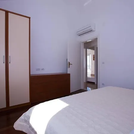 Apartment Vista 2